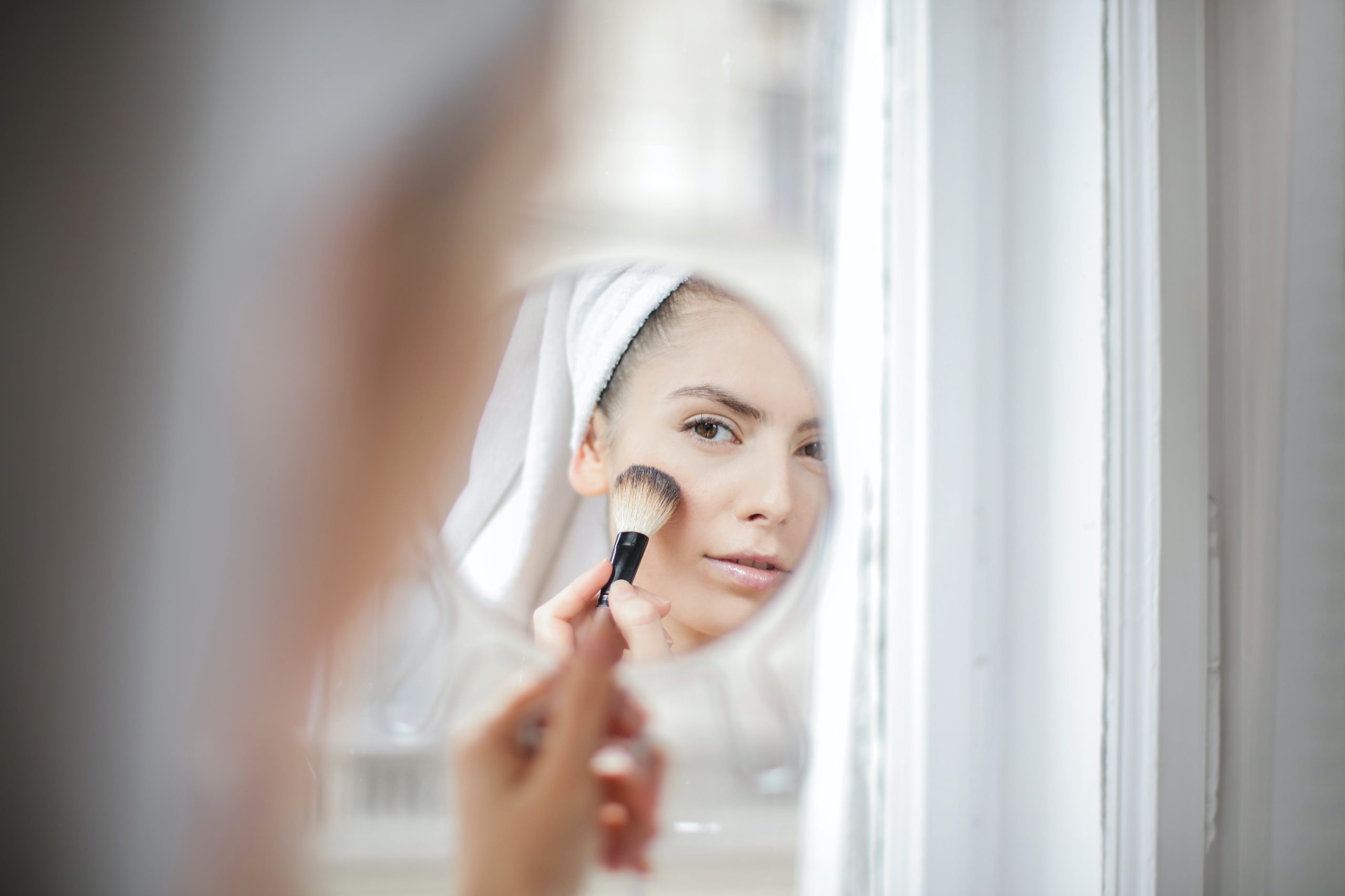 La radiofrecuencia facial como solución no invasiva para el envejecimiento cutáneo
