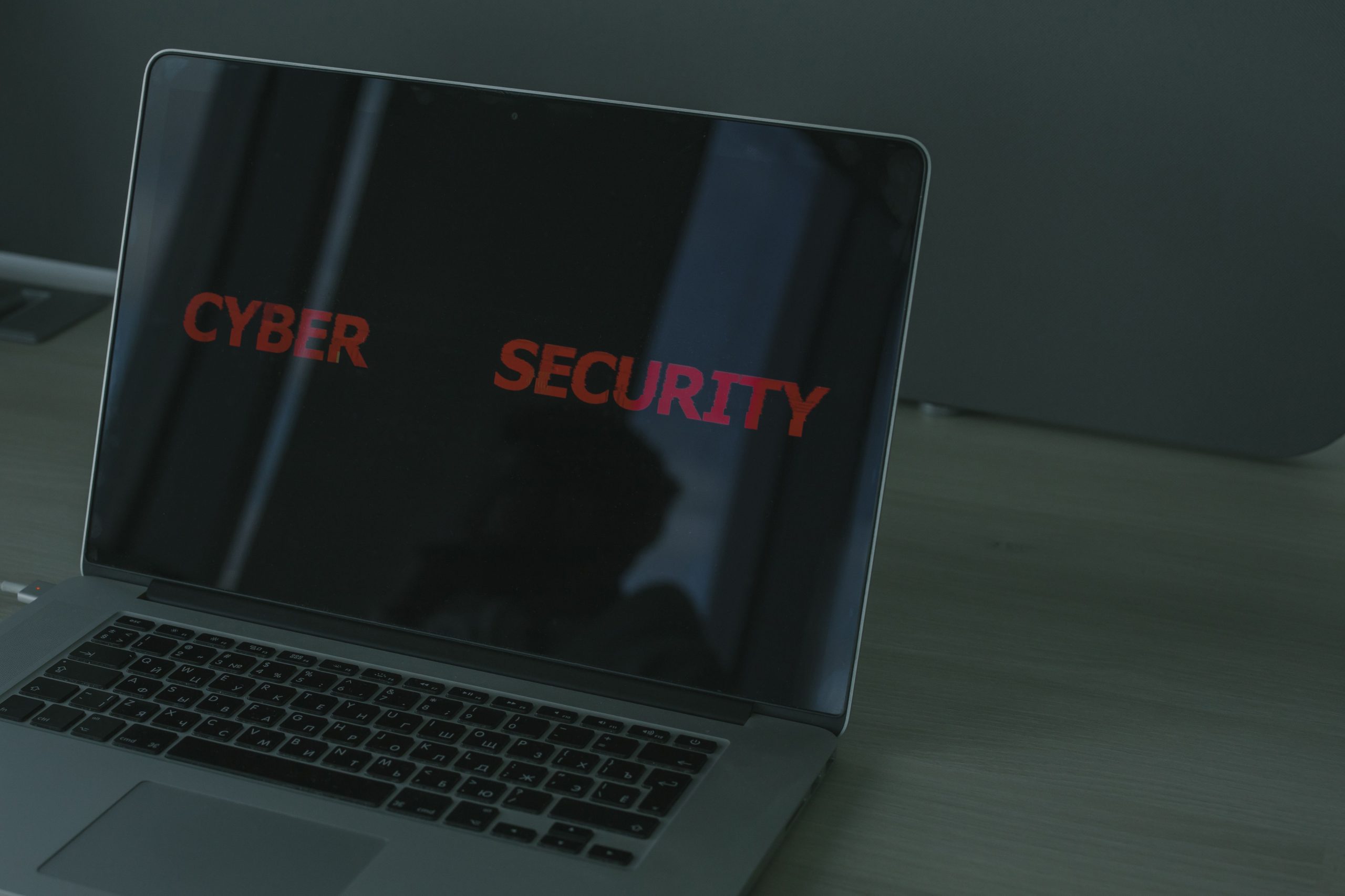 De la oficina tradicional a la cultura digital: El rol del liderazgo en la ciberseguridad y la transformación